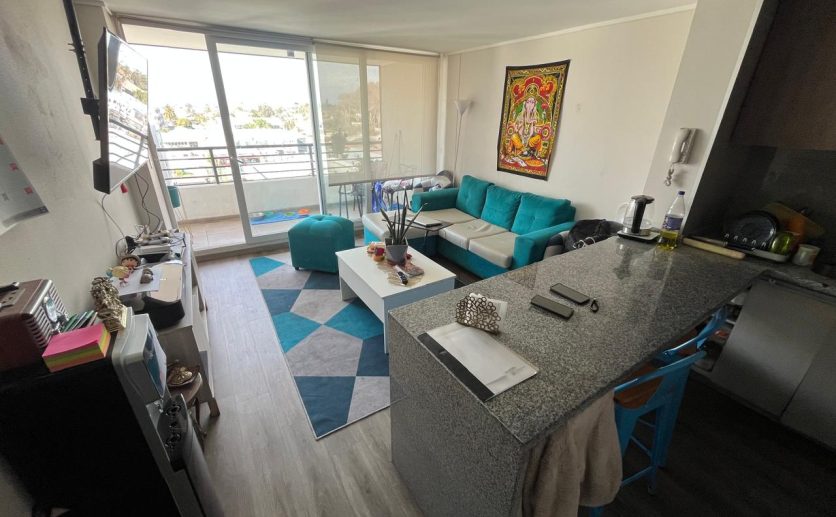 Se Vende Depto Semi Nuevo en Calle Libertad con Av. Pajaritos, Metro Plaza Maipú.