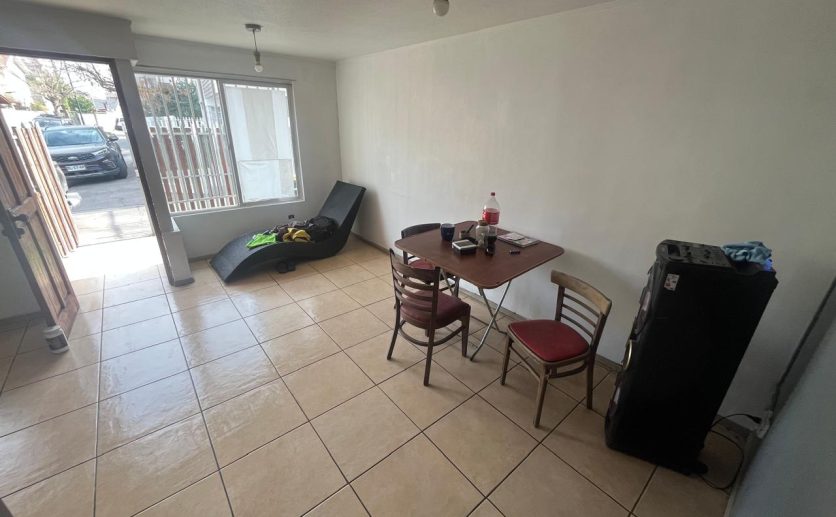 Se Vende Casa 5D-3B en Micro barrio Cerrado, Jardines Sta Maria, Maipú.