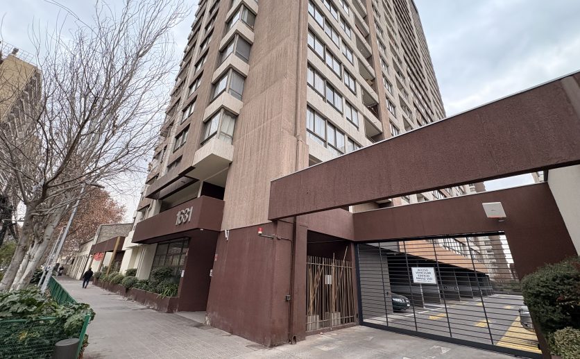 Se Vende Departamento Metro Ñuble, Santiago. (Piso 11, 2D-2B-1E-1BD).